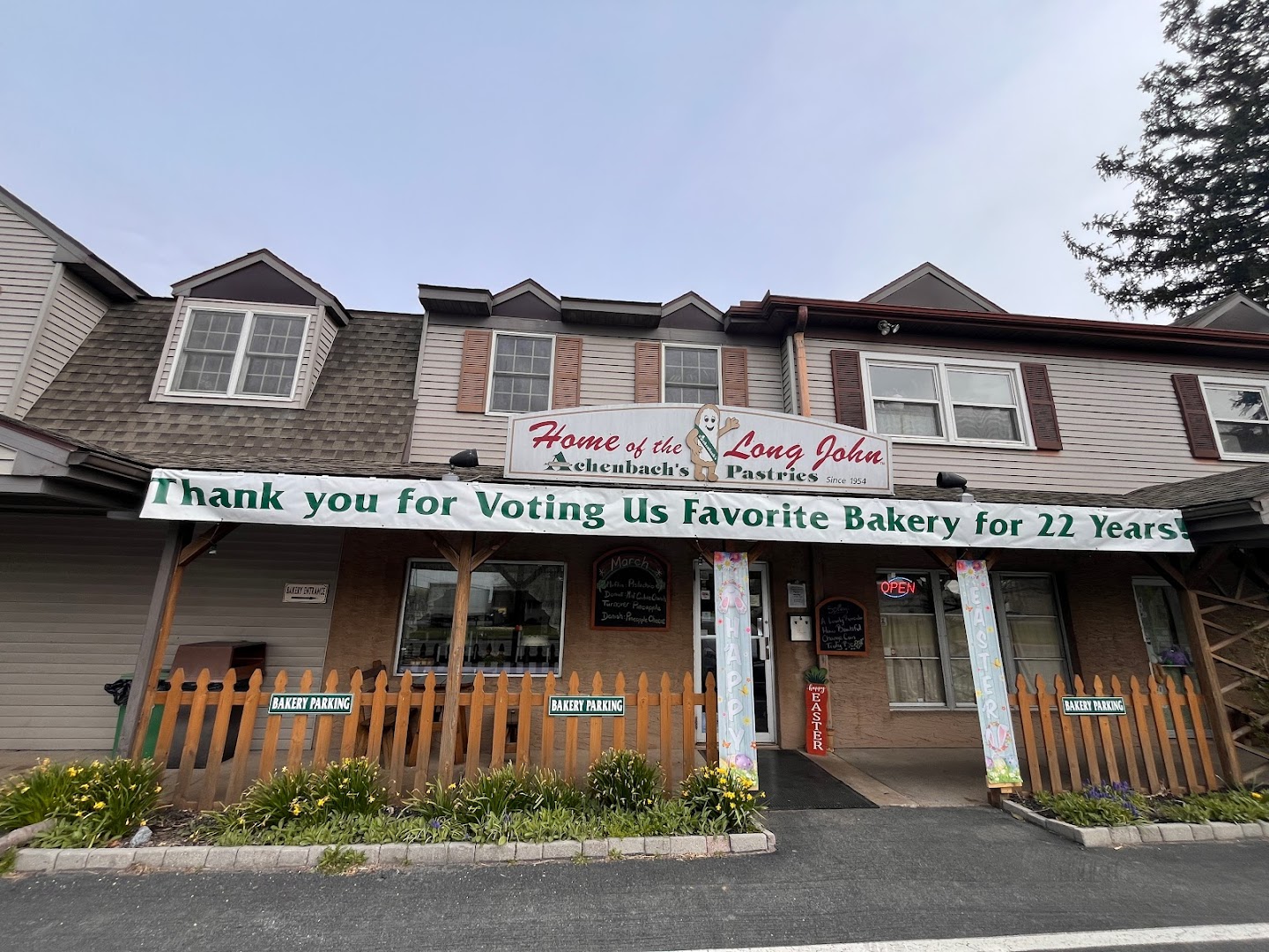 Byers Butterflake Bakery: Leola Bakeries