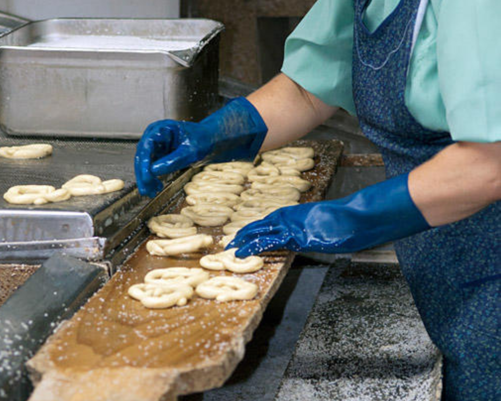 Uncle Henry’s Pretzel Bakery: Mohnton Pretzel Stores