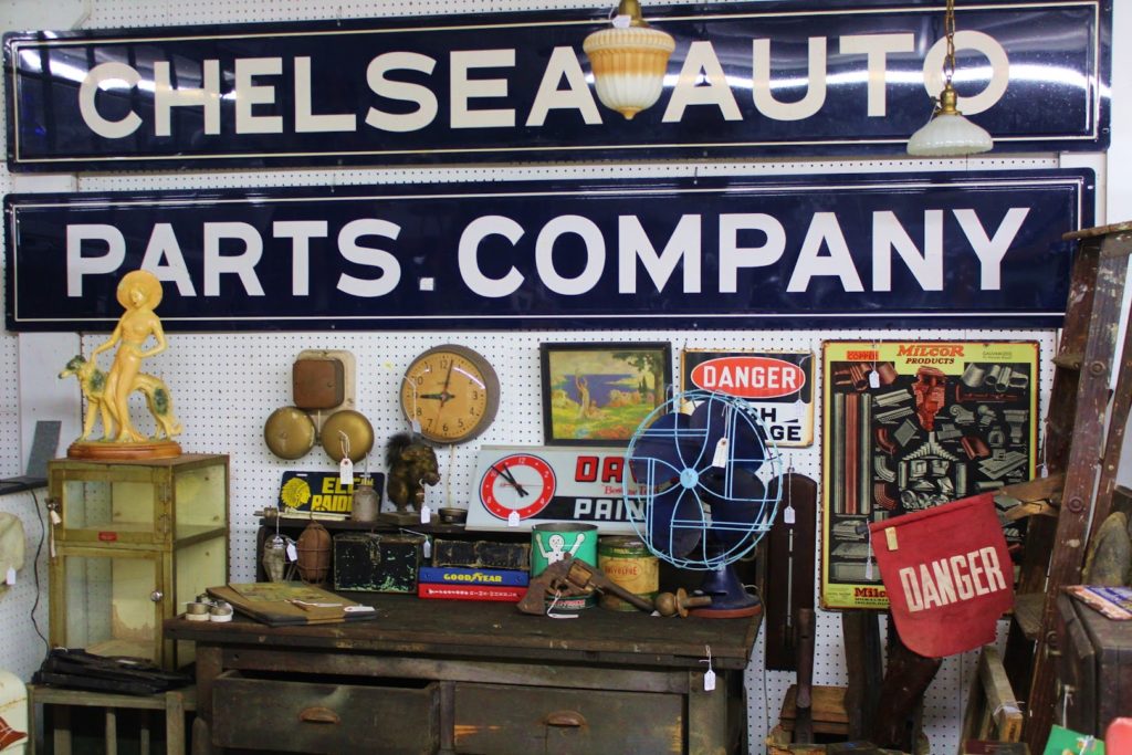 Antique Stores in Adamstown: Adamstown Antique Mall