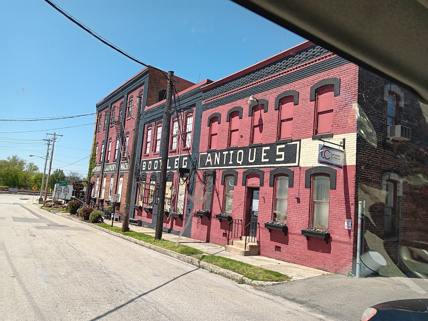 Antique Stores in Columbia: Bootleg Antiques