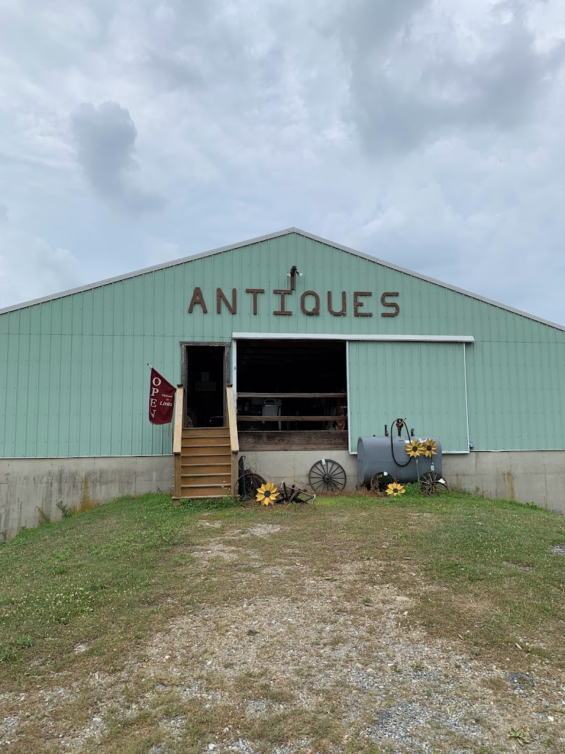 Antique Stores in Lititz: The Antiques Loft at Sylvan Brandt