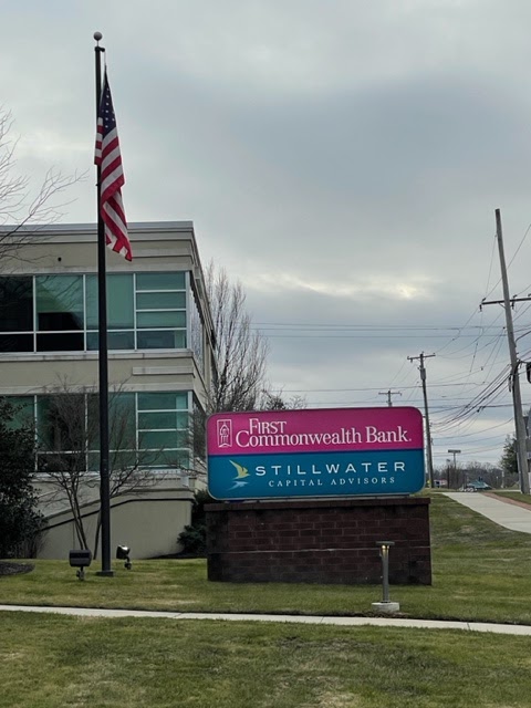 Banks in Lancaster: First Commonwealth Bank