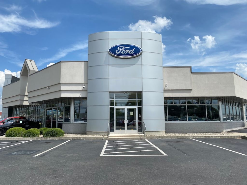 Car Dealers in New Holland: New Holland Ford