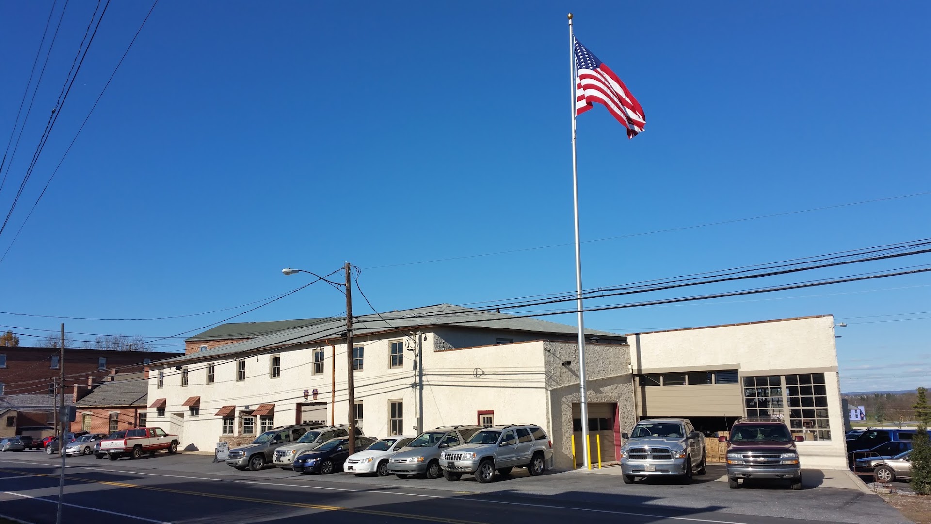 Car Dealers in Salunga: R H Cooper & Son