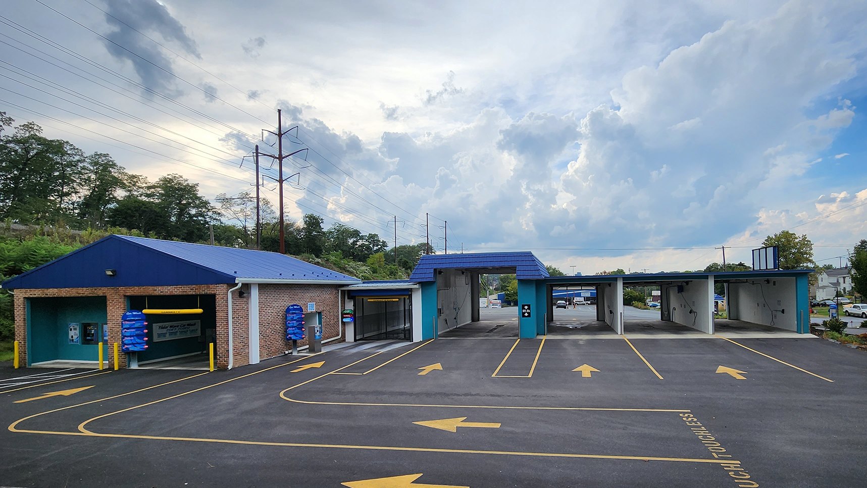 Car Washes in Elizabethtown: Tidal Wave Car Wash & Wagging Tails Dog