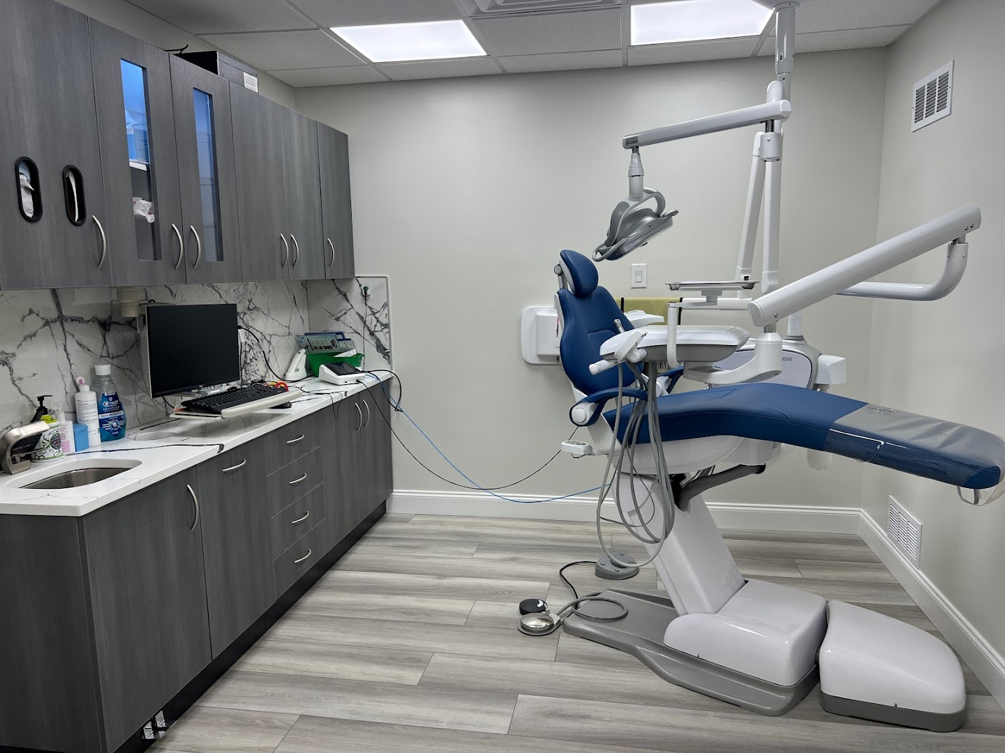 Dentists in Lancaster: New Holland Dental Associates