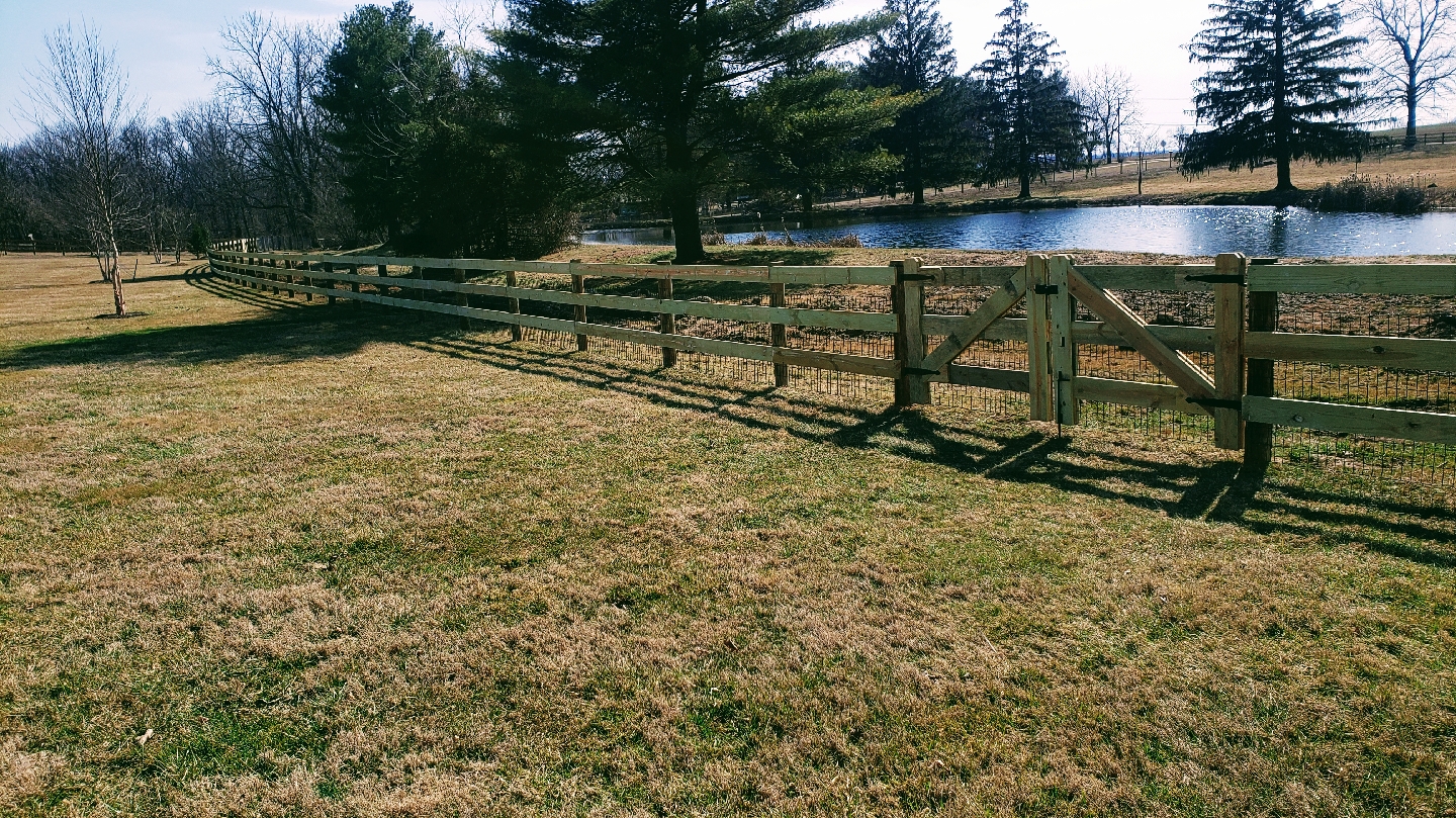 Fence Contractors in Strasburg: Lapp Fence & Supply