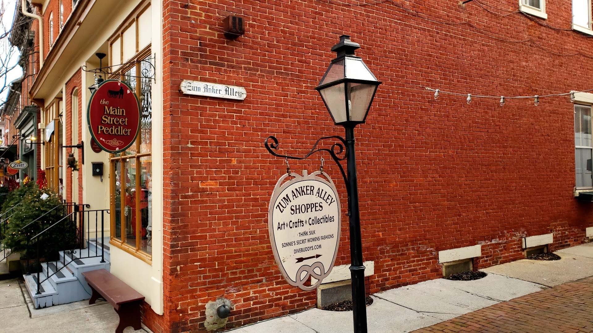 Zum Anker Alley Shoppes: Lititz Gift Shops