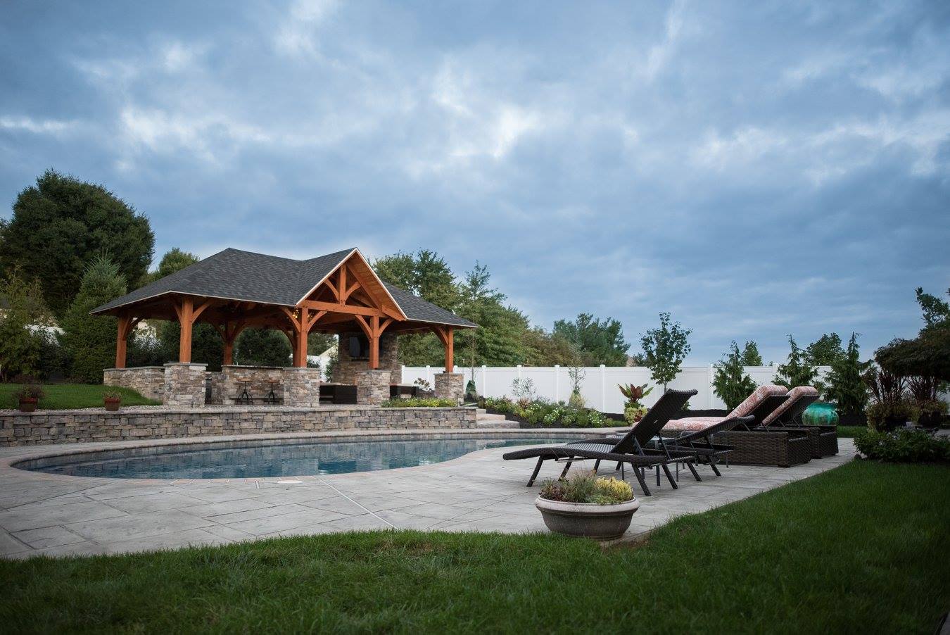 Landscapers in Conestoga: Knutsen Outdoor