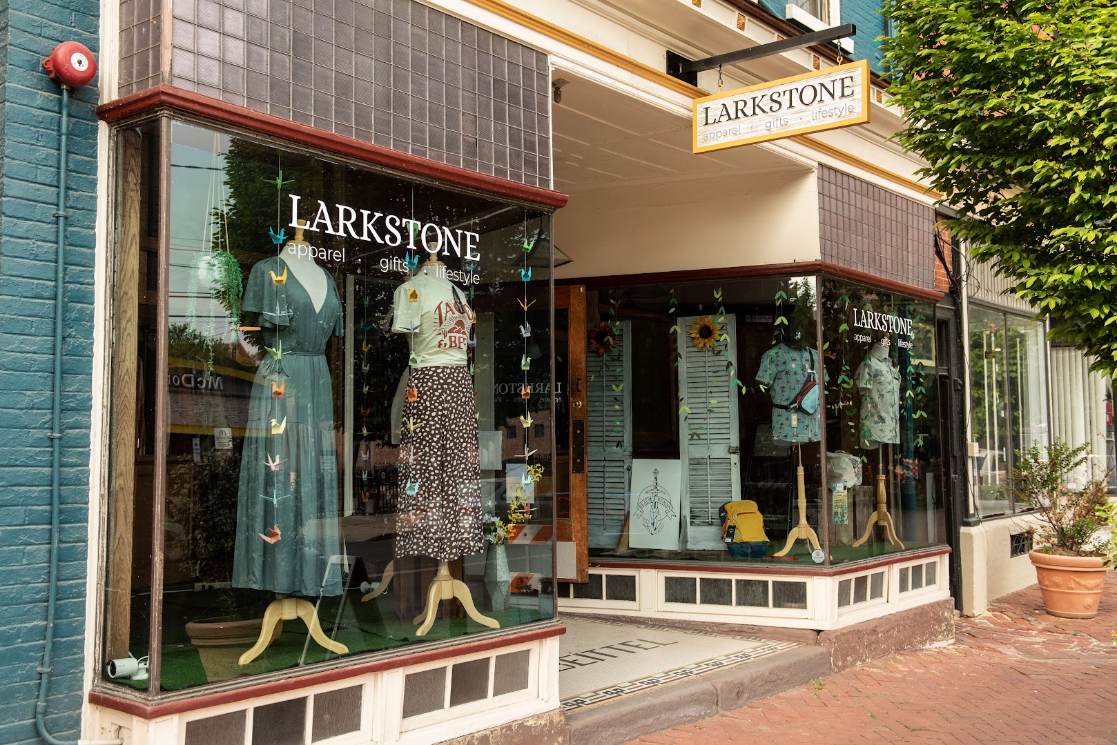 Larkstone: Lancaster Clothing Stores