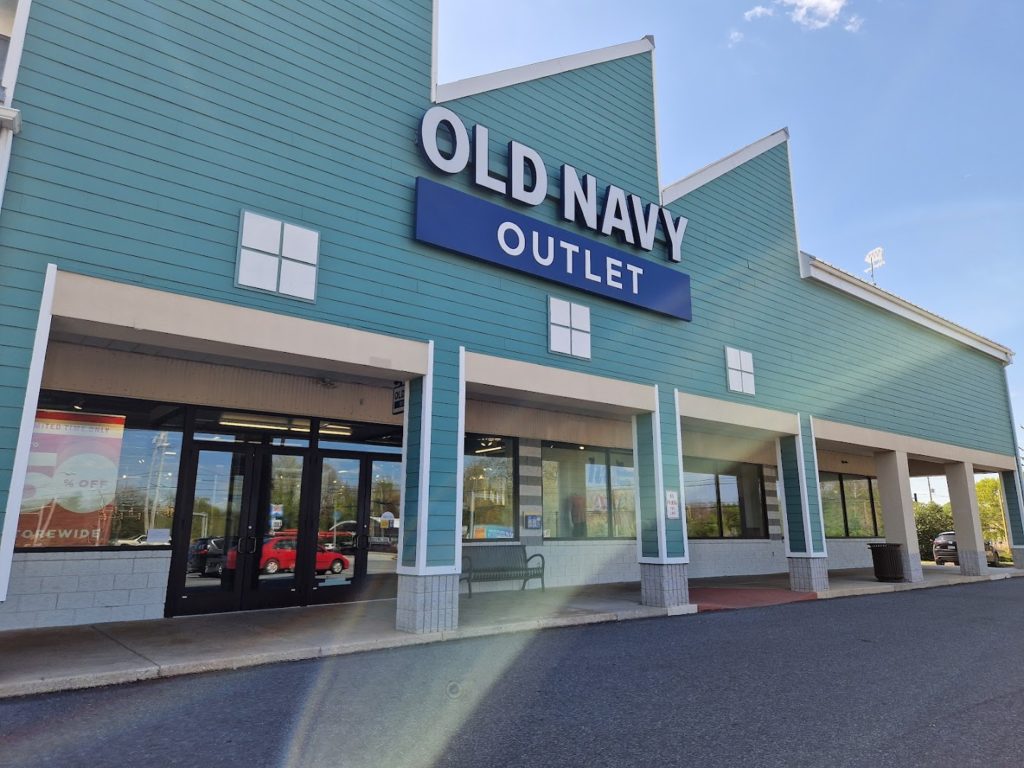 Men's Clothing Stores in Lancaster: Old Navy Outlet