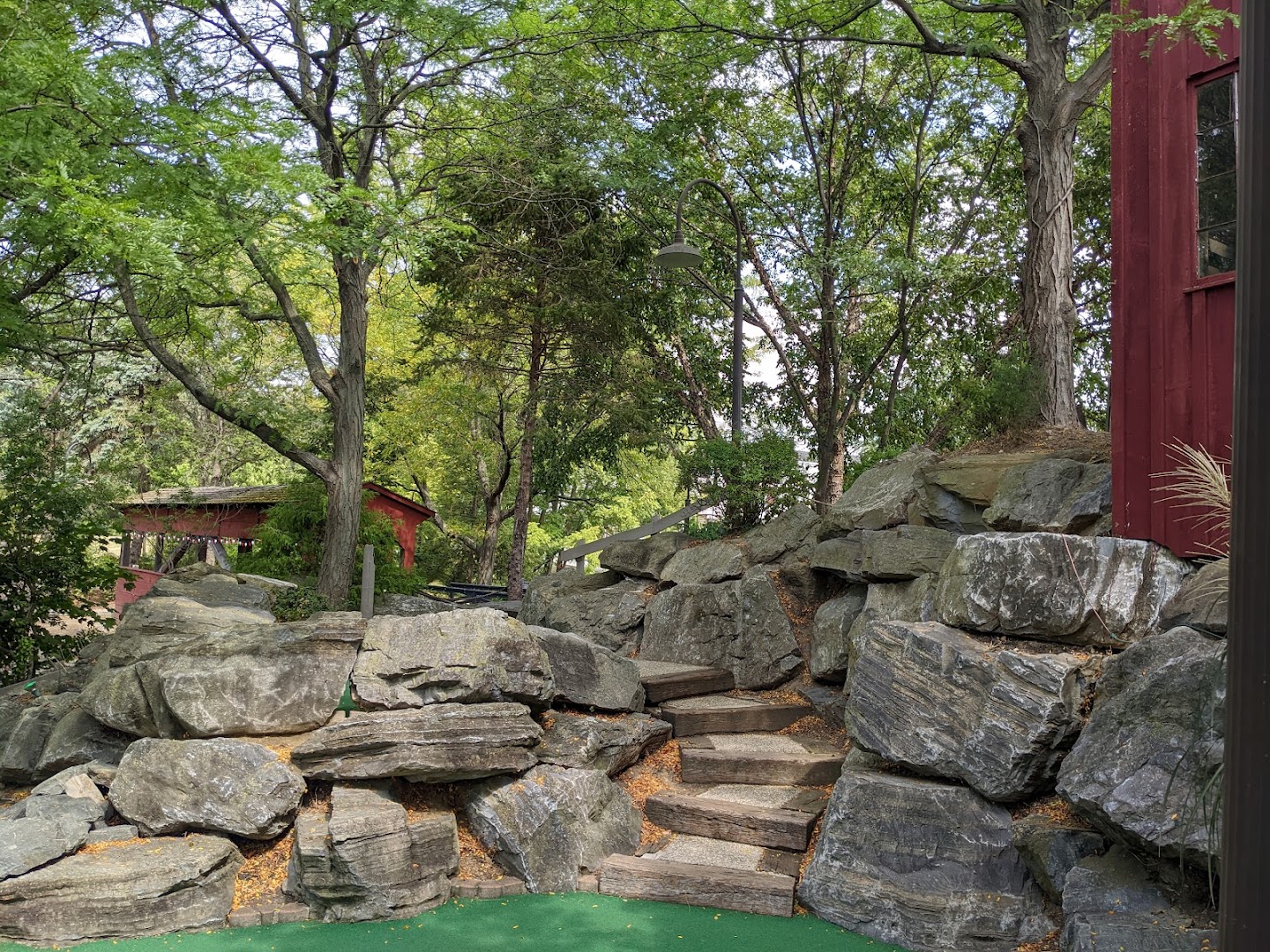 Boulders Miniature Golf: Mountville Mini Golf