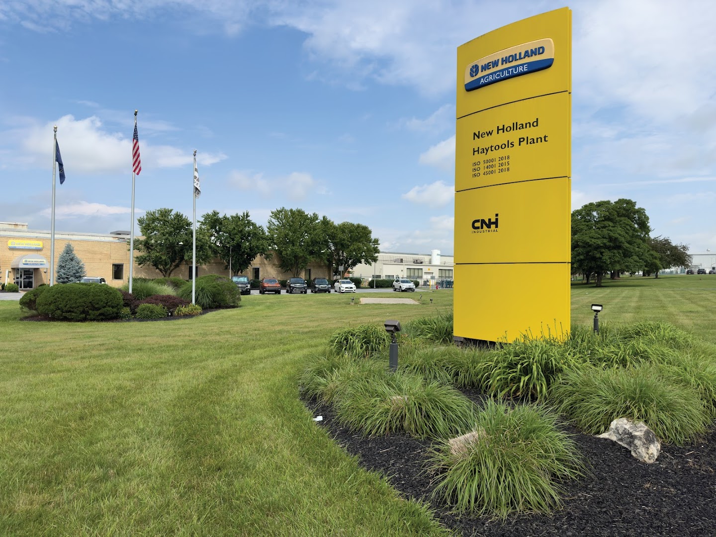 Museums in New Holland: New Holland Agriculture Haytools Plant Tours