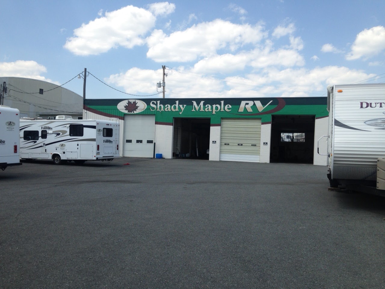 RV Dealers in East Earl: Shady Maple RV