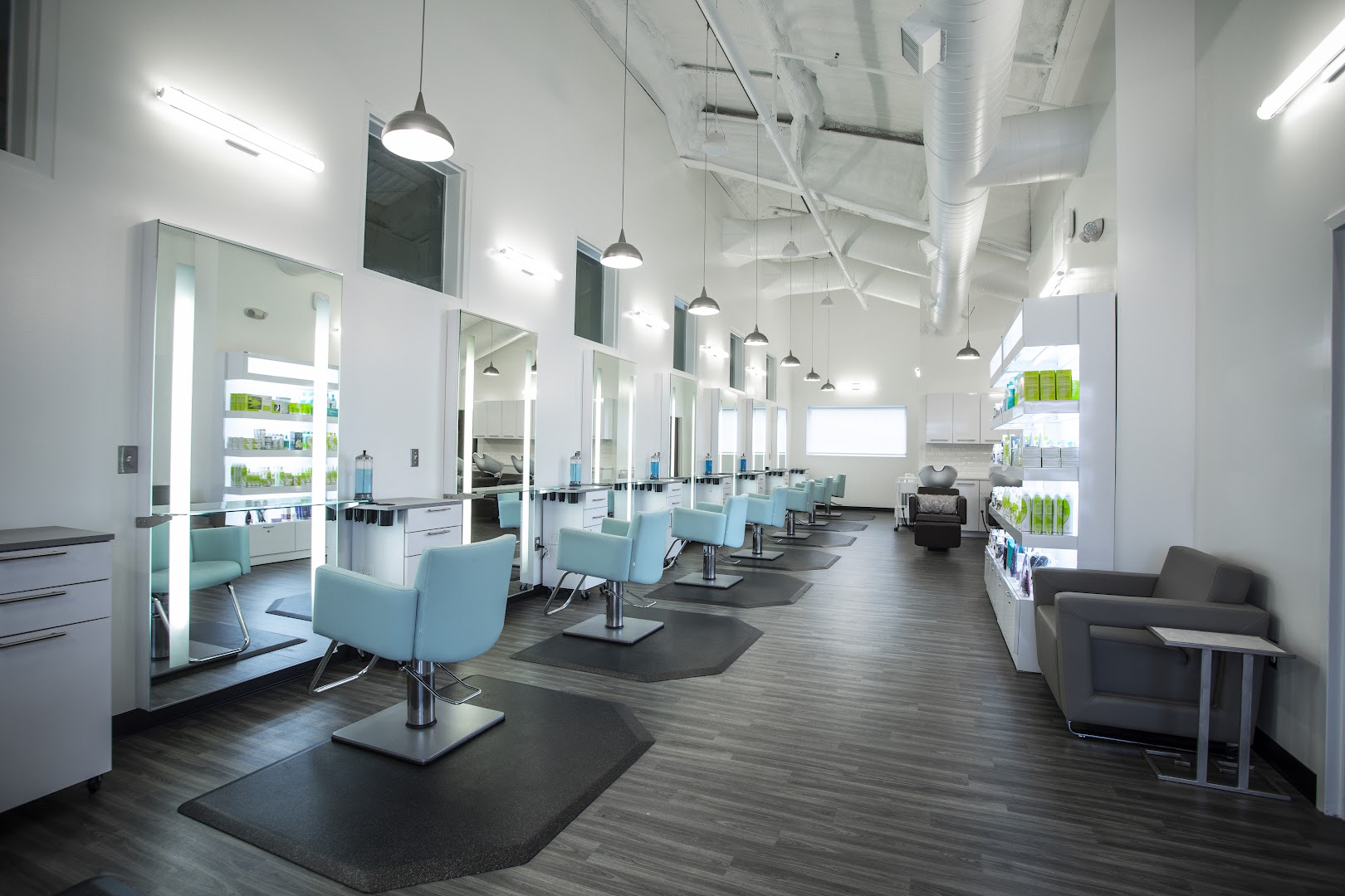 Salons in Lancaster: BLU