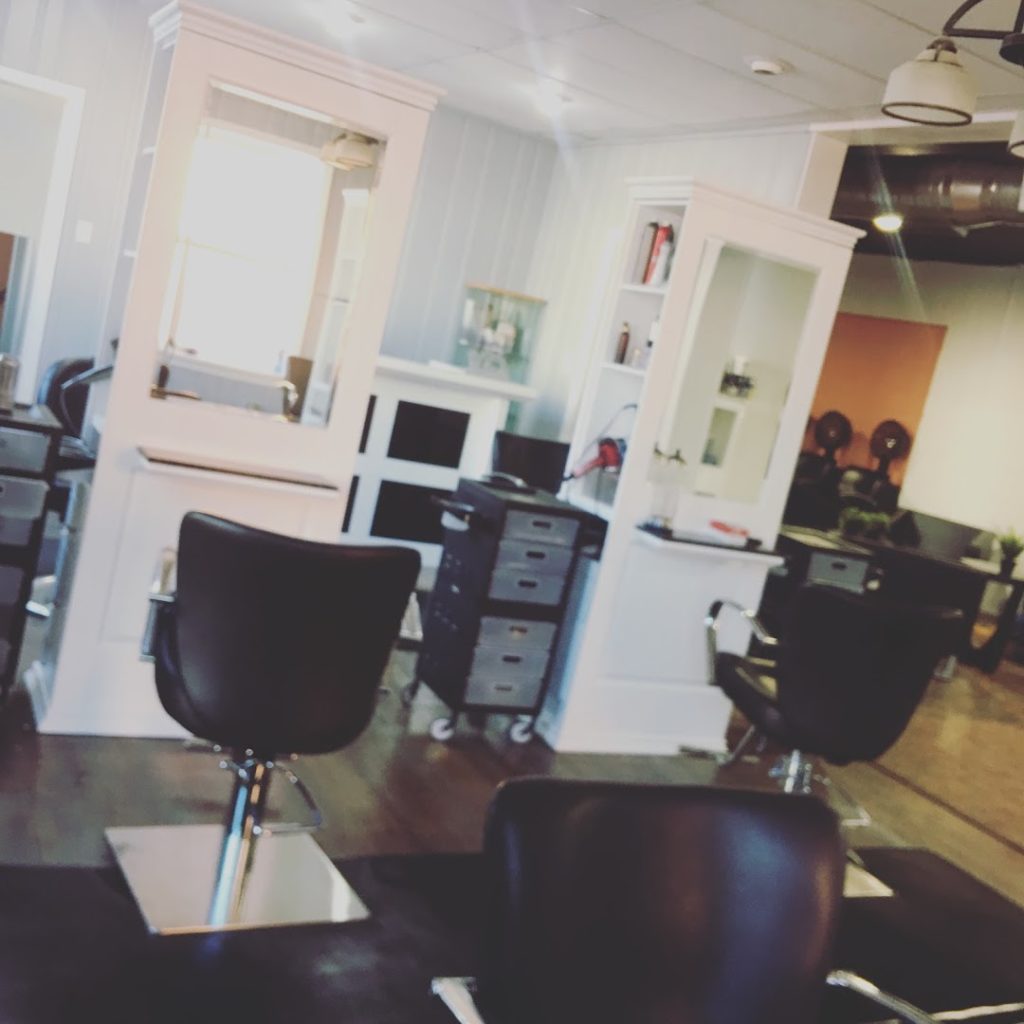 Salons in Lancaster: Jas It Up Hair Studio