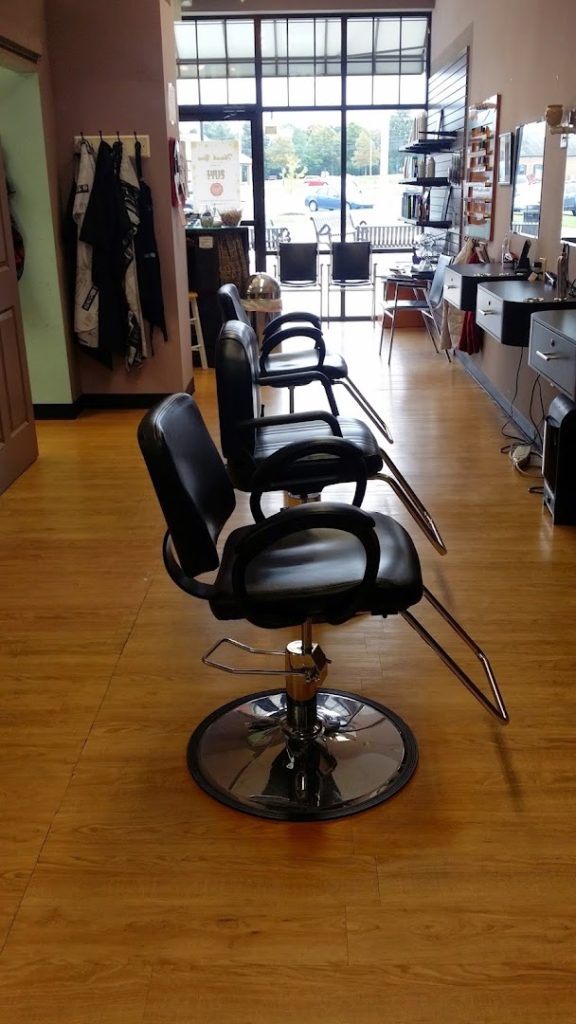 Salons in Lititz: Gee Gee's Cuts