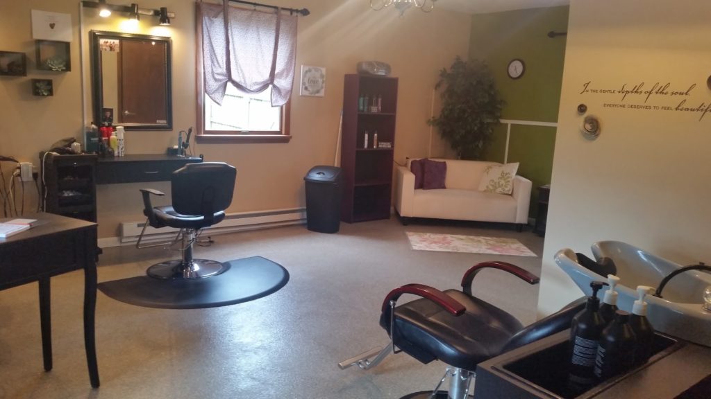 Salons in Mount Joy: Salon Symmetry