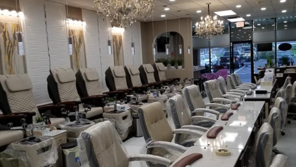 Salons in New Holland: Golden Nails