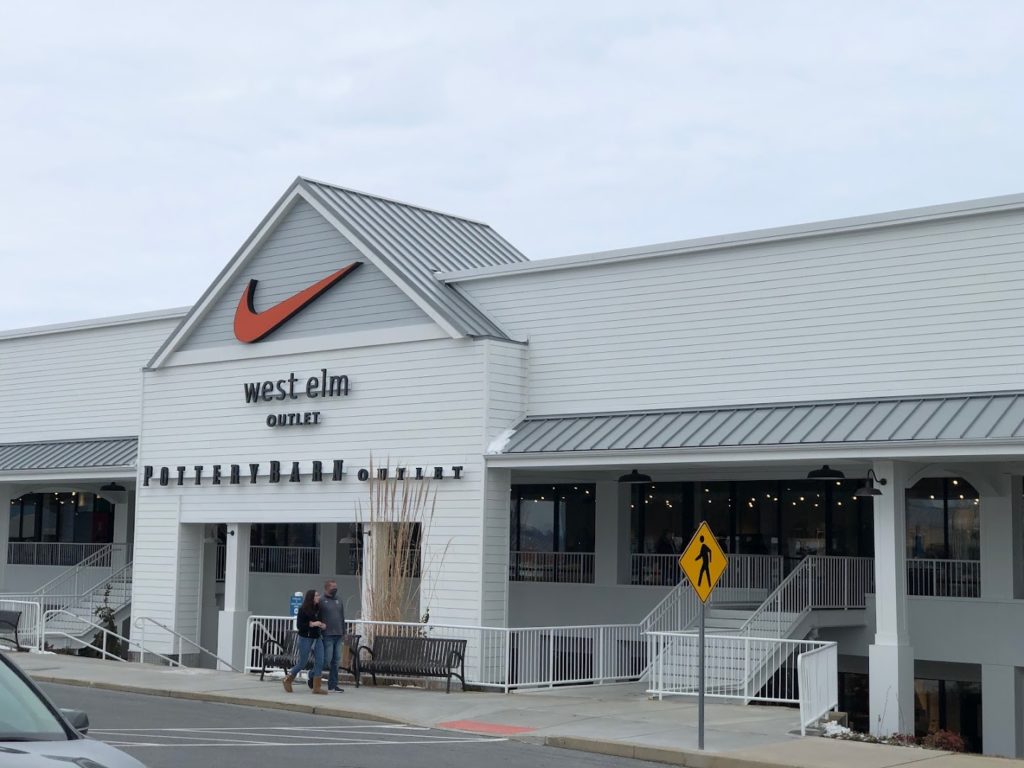 Sportswear Stores in Lancaster: Nike Factory Store - Lancaster