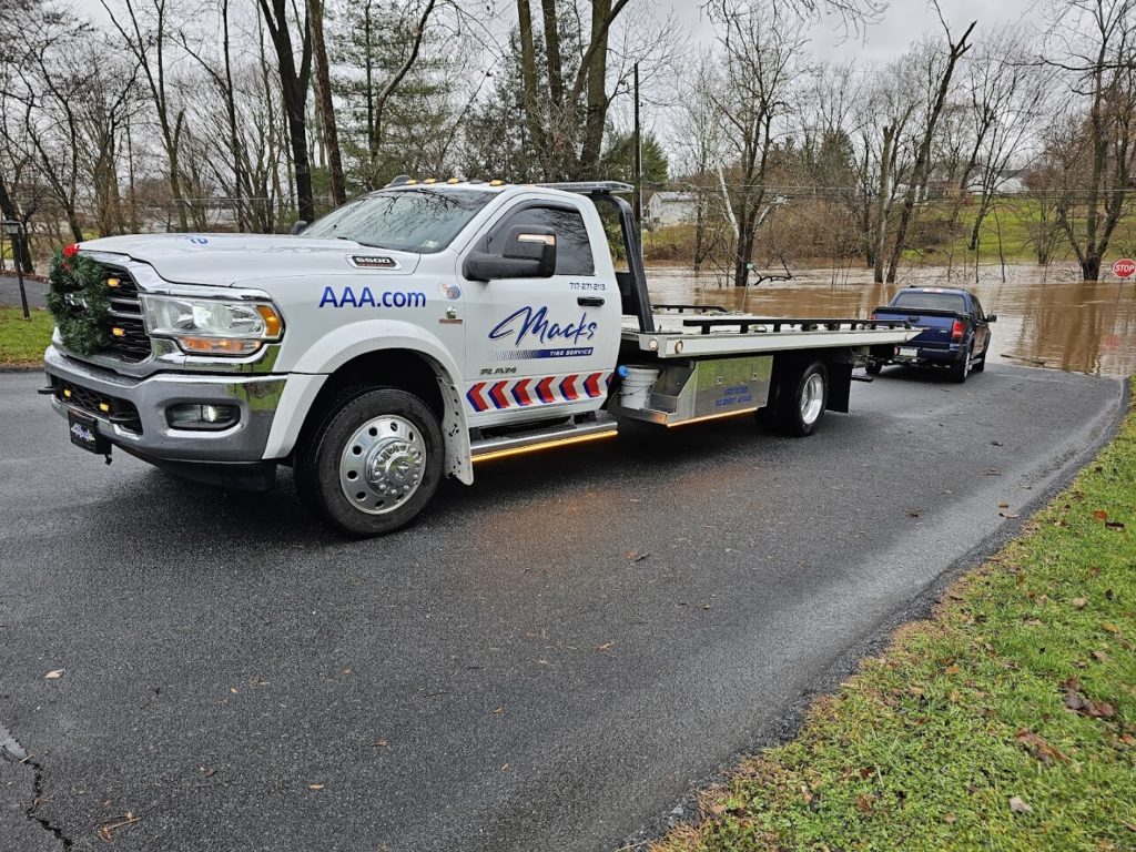 Towing Services in New Holland: Mack's Tire Service Inc.