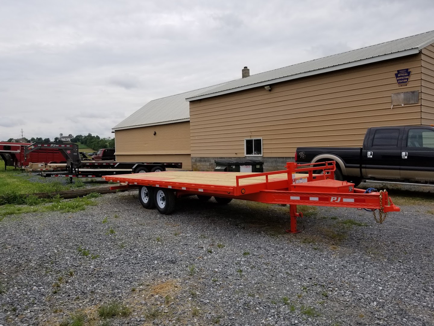 Trailer Dealers in Ephrata: D W Trailers