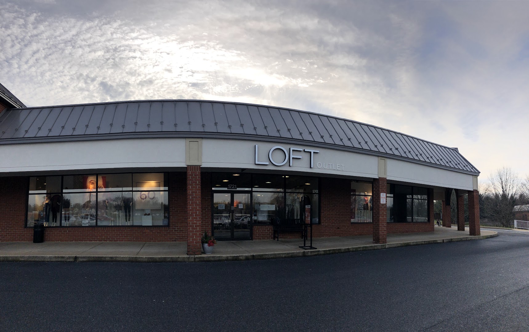 Women's Clothing Stores in Lancaster: LOFT Outlet