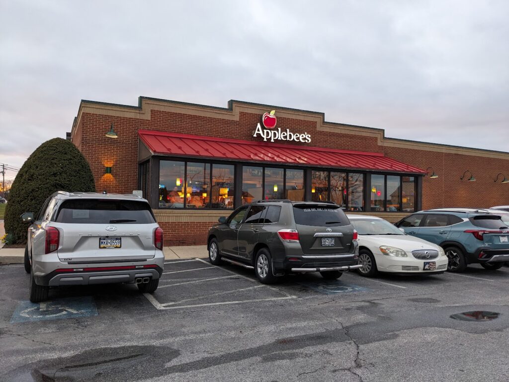 Applebee's Grill + Bar: Lancaster Restaurants