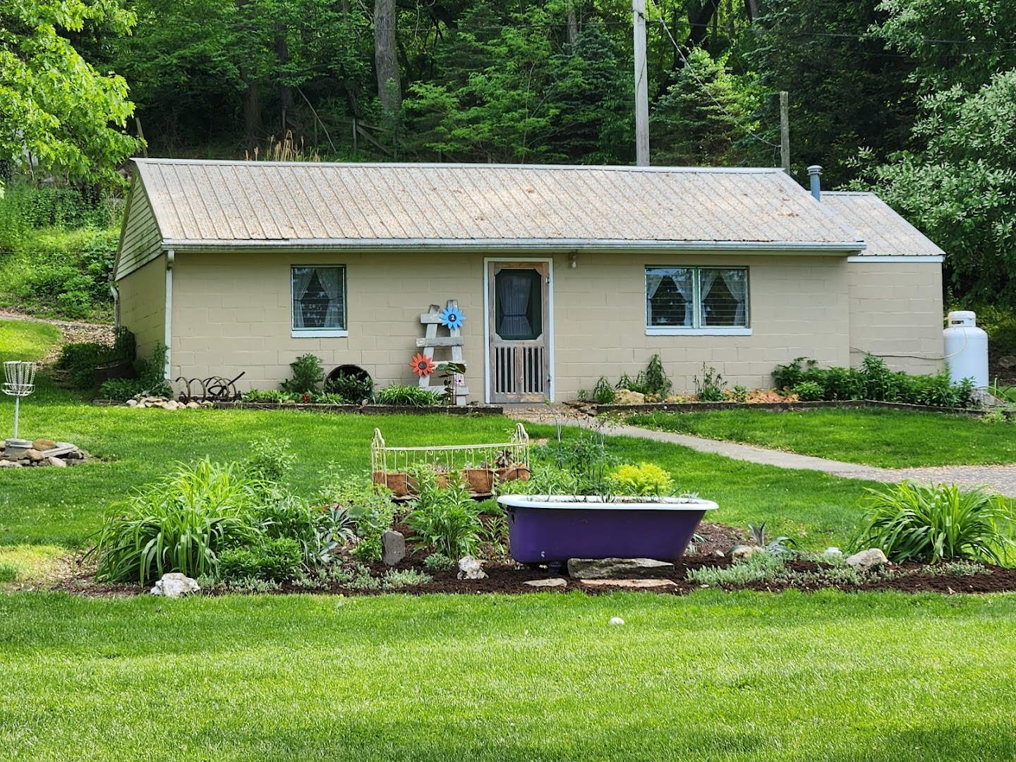 Beaver Creek Farm Cabins: Strasburg Motels