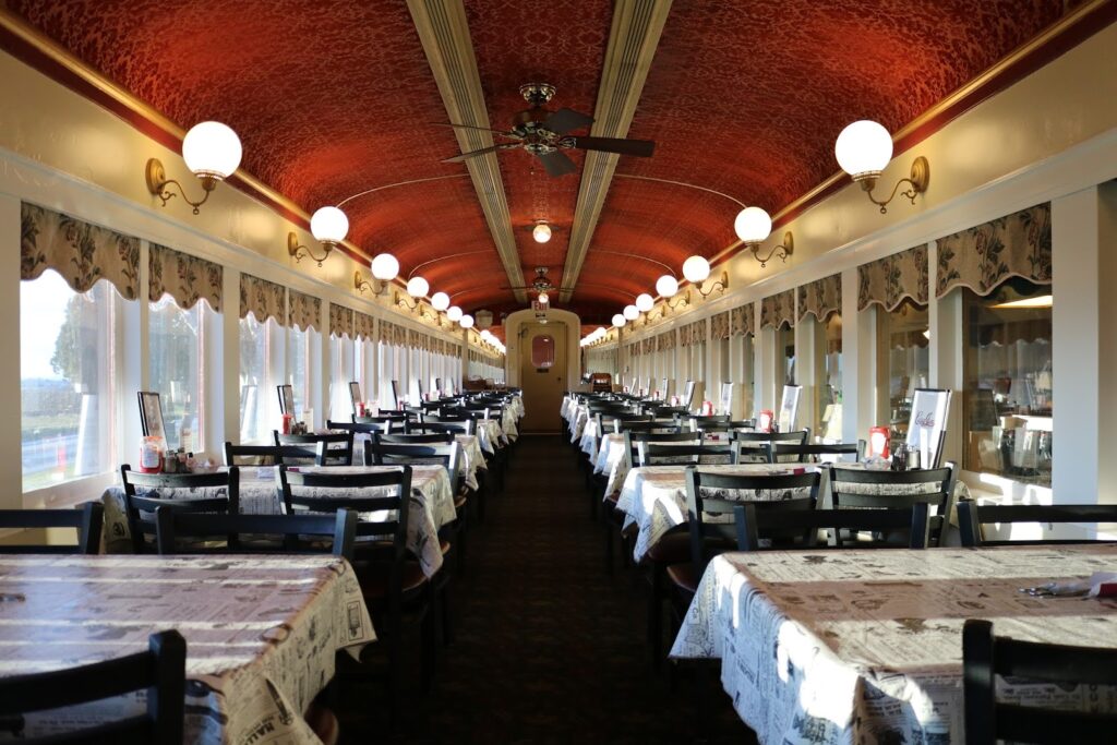 Casey Jones' Restaurant at Paradise Station: Ronks Restaurants