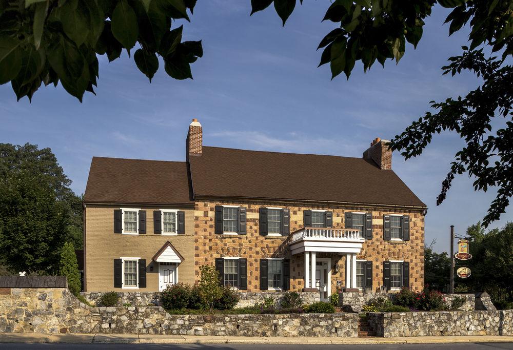 Historic Smithton Inn: Ephrata Hotels