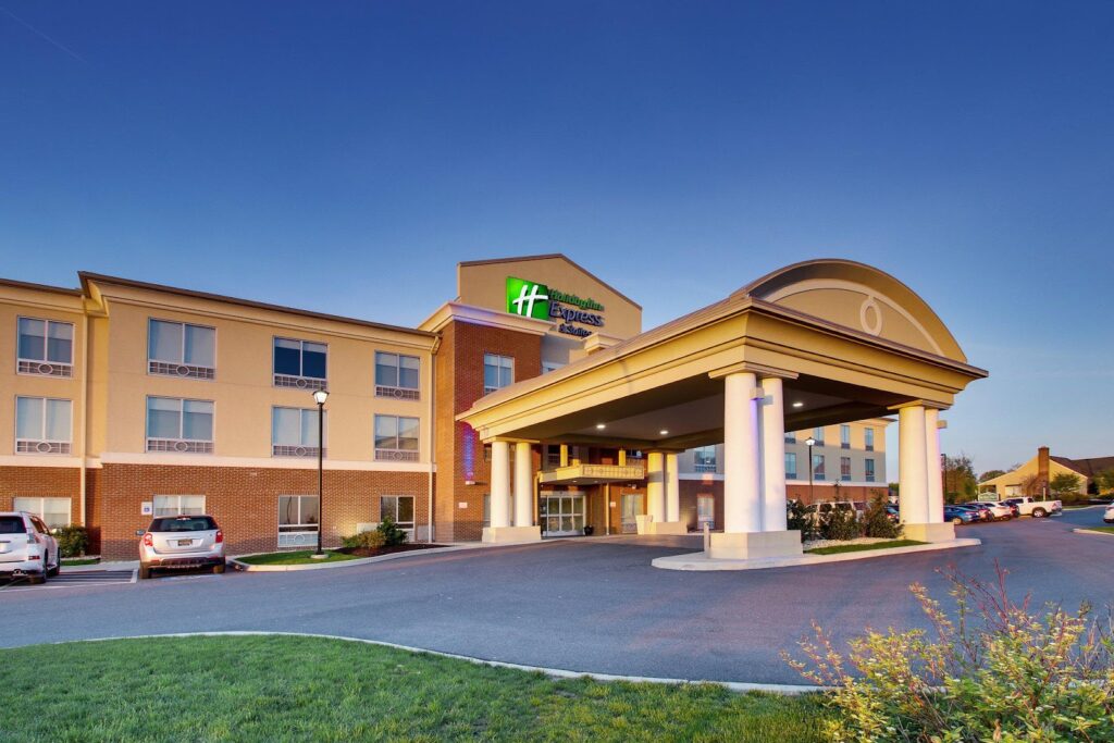 Holiday Inn Express & Suites Lancaster East - Strasburg