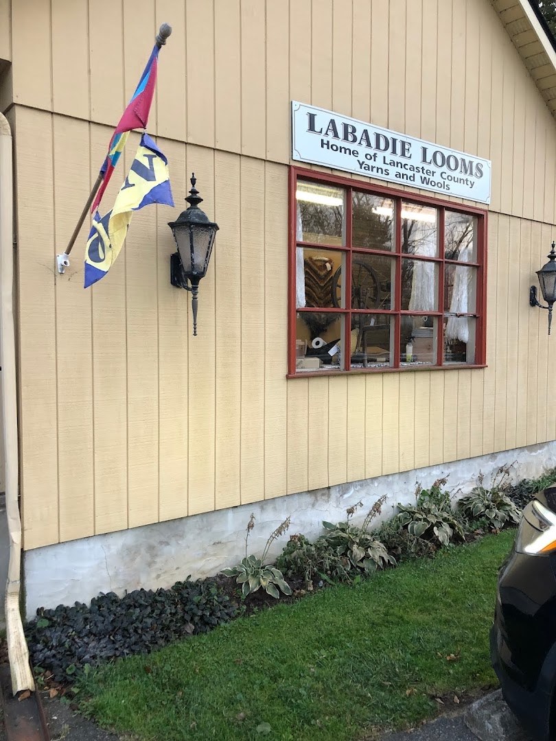 Labadie Looms: Bird in Hand Yarn Stores