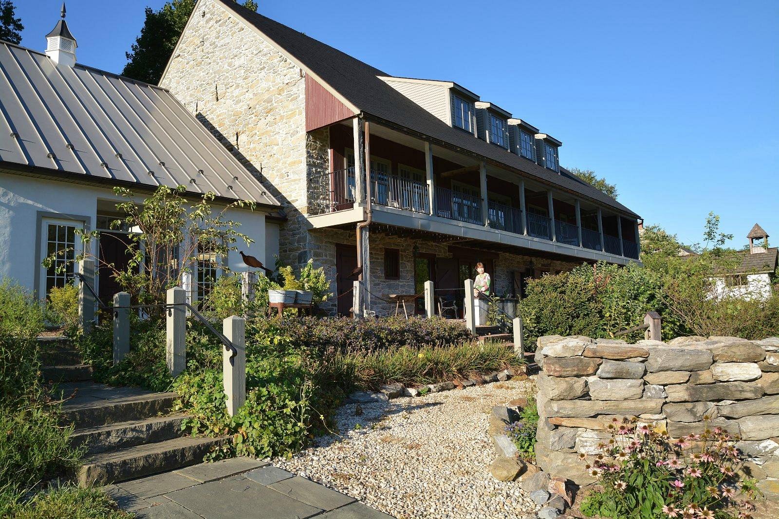 Pheasant Run Farm Bed and Breakfast: Lancaster Hotels