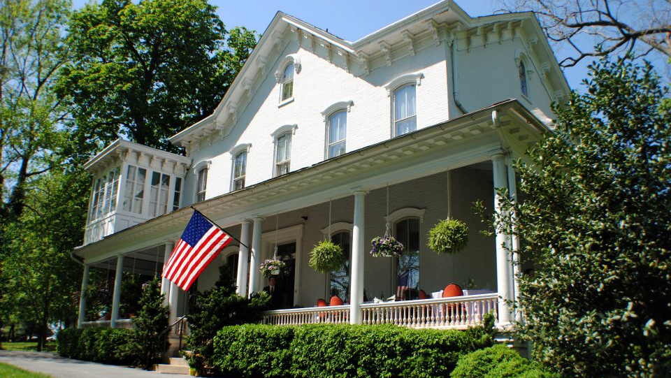 Susquehanna Manor Inn Bed and Breakfast: Marietta Hotels