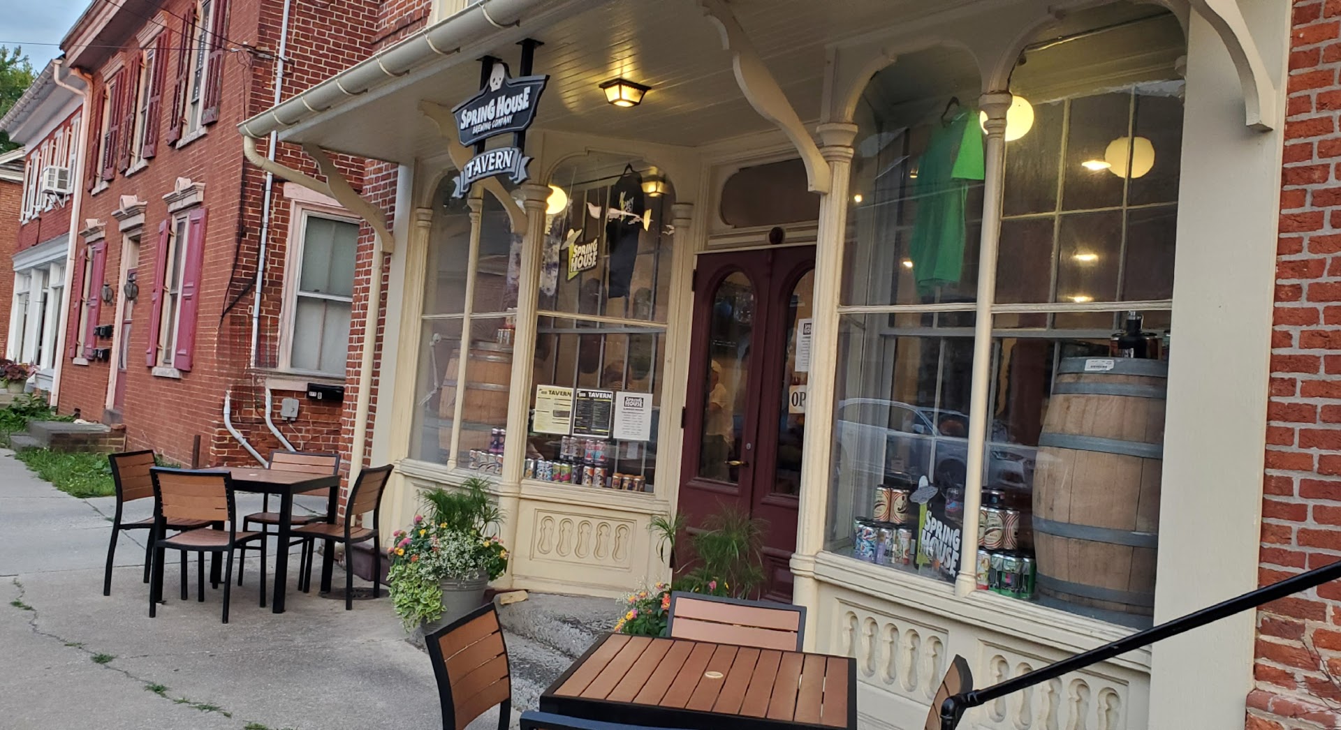 Fireside Tavern: Strasburg Bars