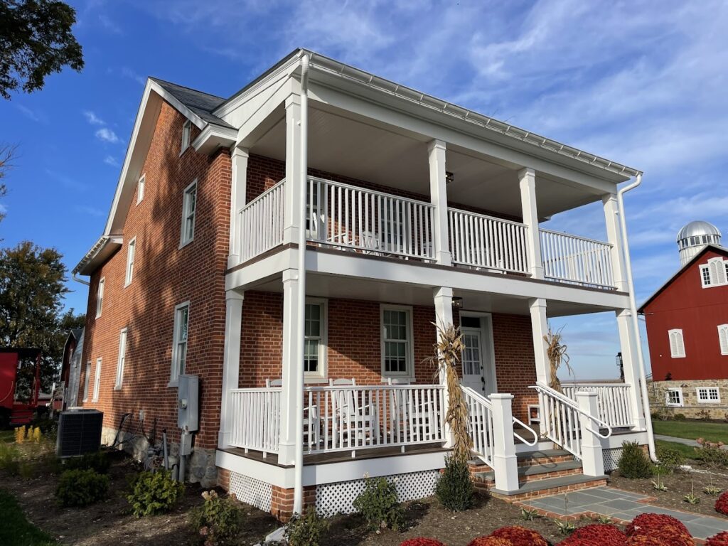 The Red Caboose Motel at Paradise Station: Ronks Hotels