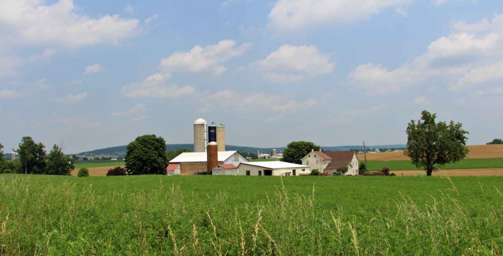 Valley Brook Farm Vacation Home: East Earl Guest Houses